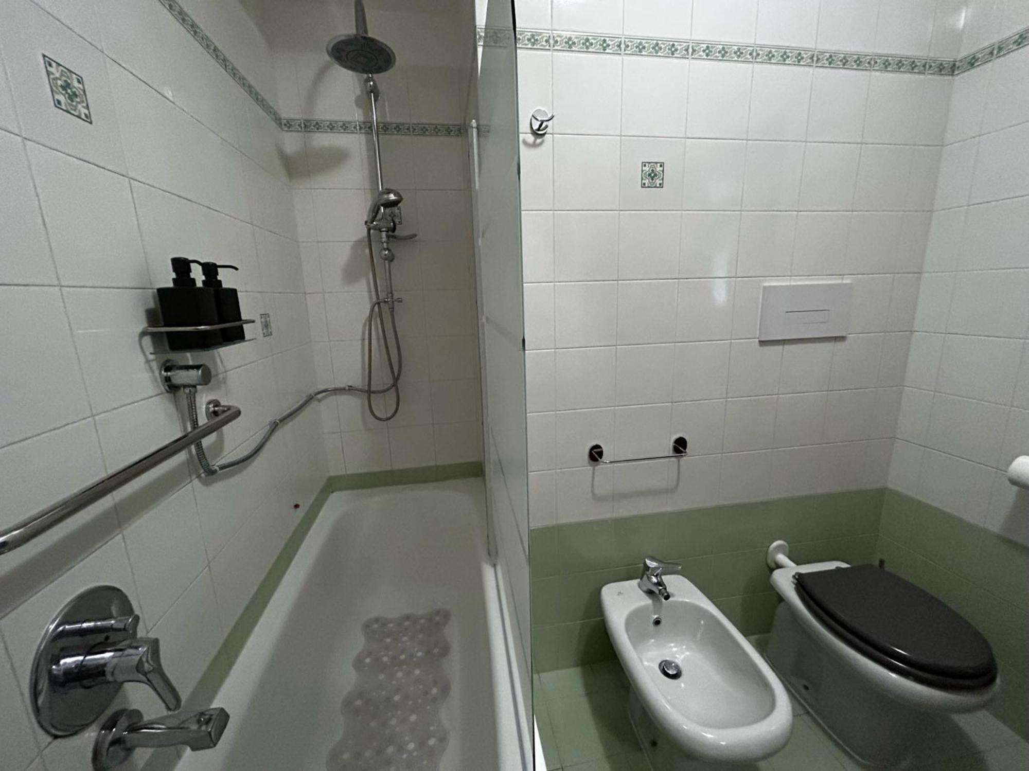 Nutshell Apt Monza Parco, Centro, Policlinico Luaran gambar